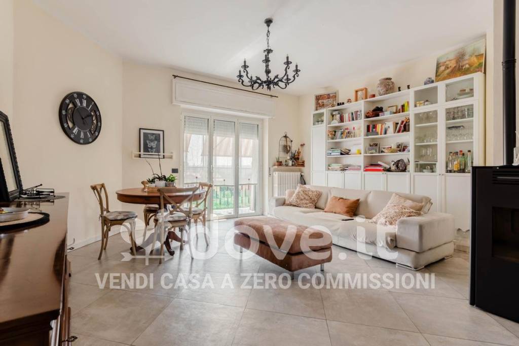 appartamento in vendita a Sesto Calende