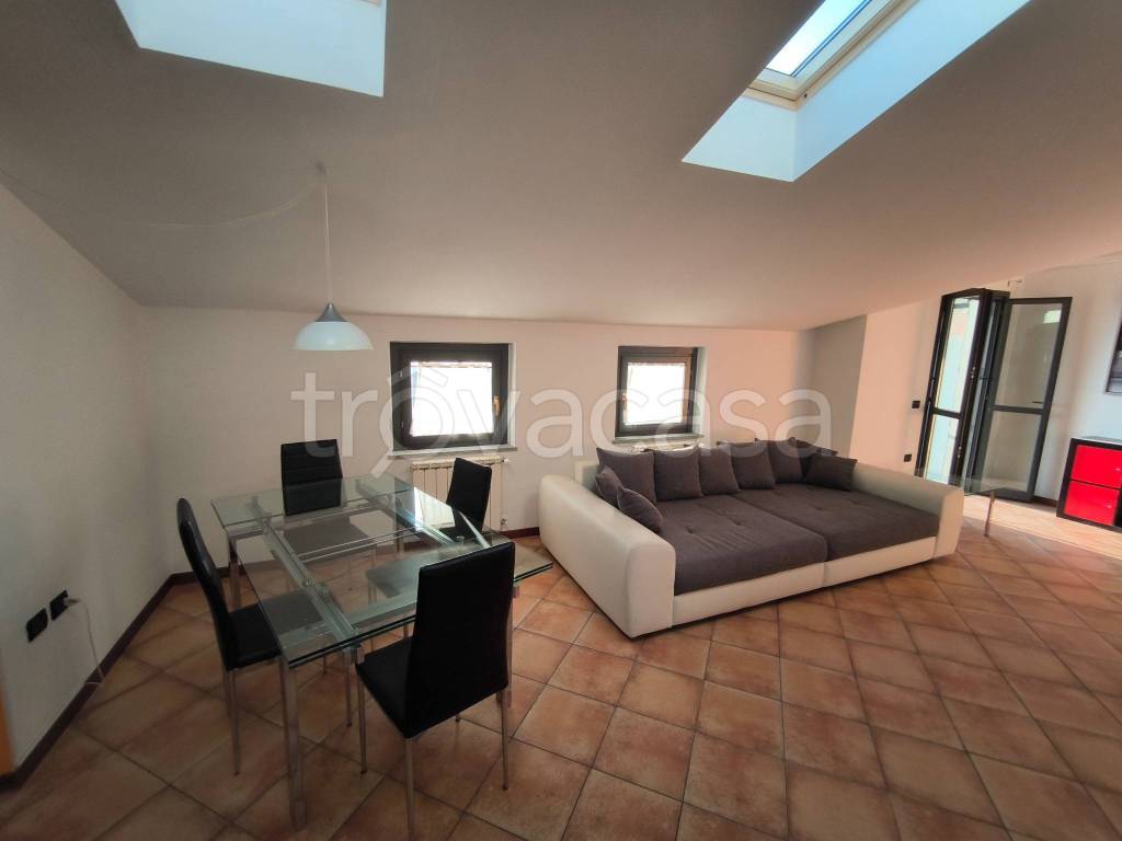 appartamento in vendita a Sesto Calende