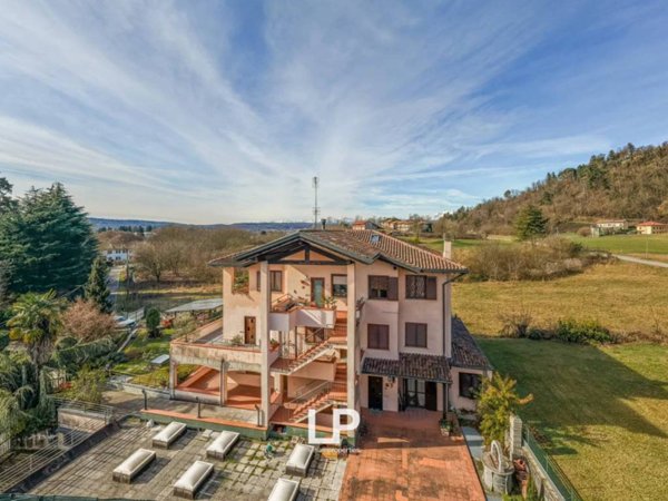 appartamento in vendita a Sesto Calende in zona Oca