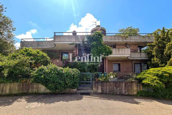 casa indipendente in vendita a Sesto Calende in zona Sant'Anna
