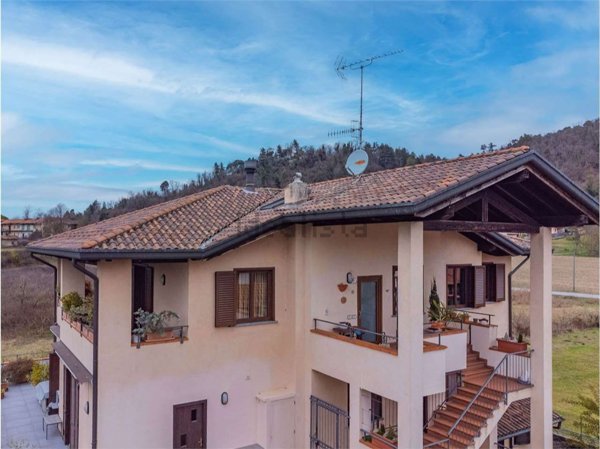 appartamento in vendita a Sesto Calende
