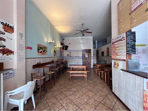 negozio in vendita a Sesto Calende