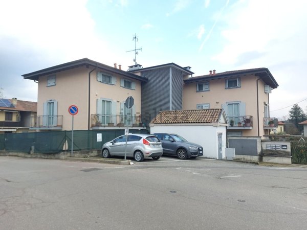 appartamento in vendita a Sesto Calende