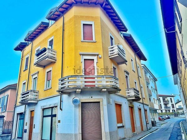 appartamento in vendita a Sesto Calende