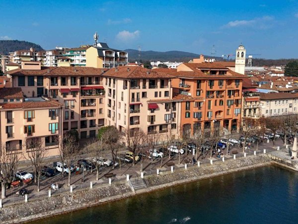 appartamento in vendita a Sesto Calende