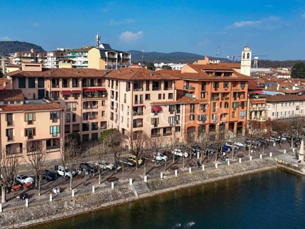 appartamento in vendita a Sesto Calende