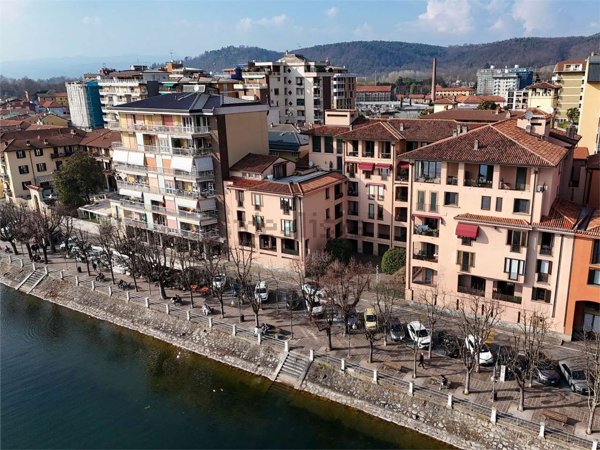appartamento in vendita a Sesto Calende