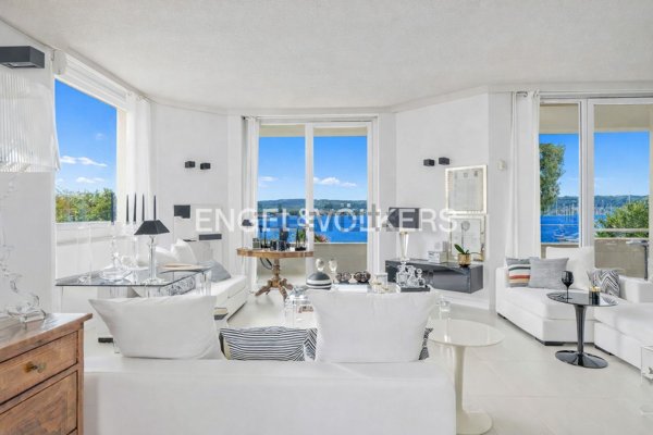 casa indipendente in vendita a Sesto Calende