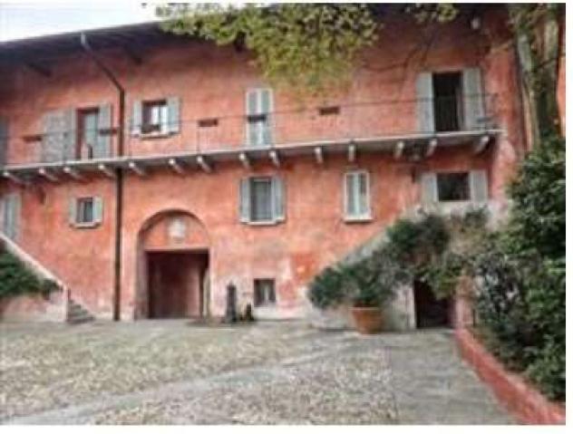 appartamento in vendita a Sesto Calende in zona Lentate