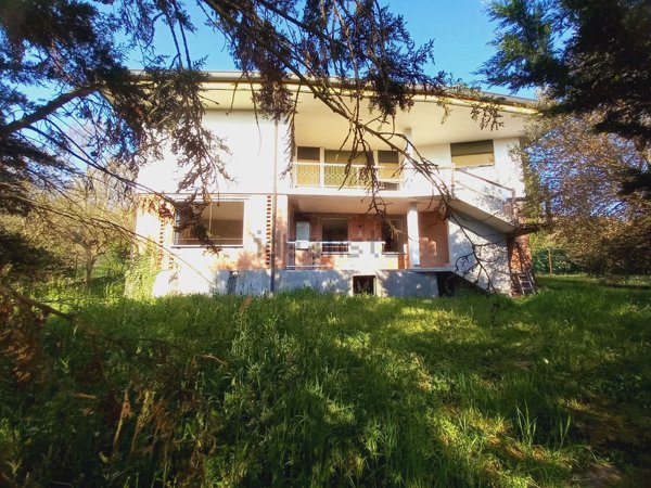 casa indipendente in vendita a Sesto Calende