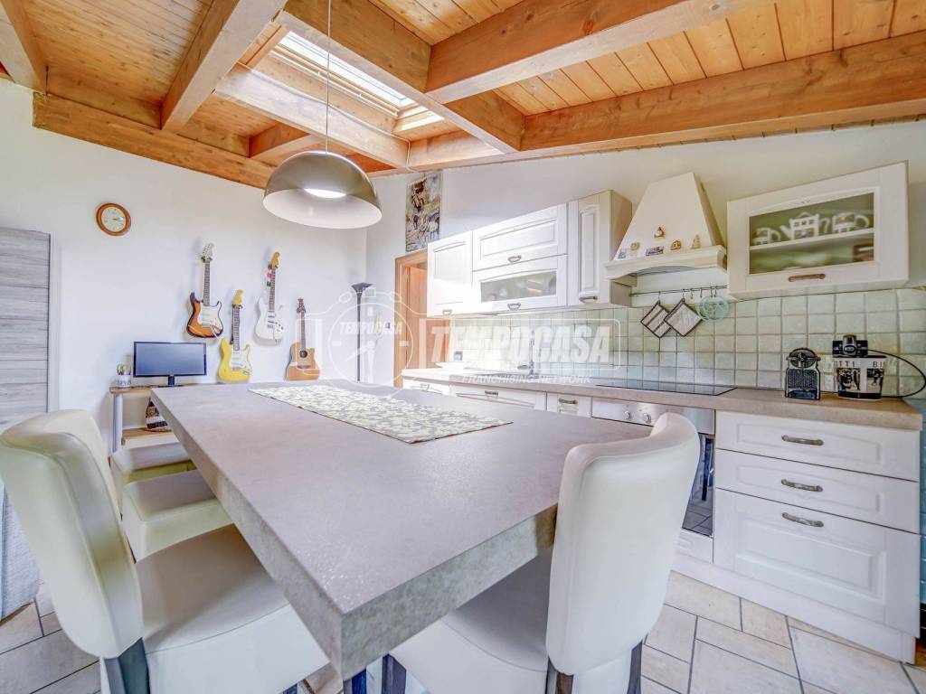 appartamento in vendita a Sesto Calende