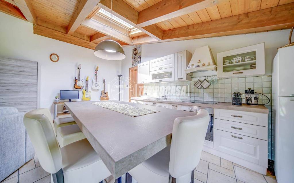 appartamento in vendita a Sesto Calende