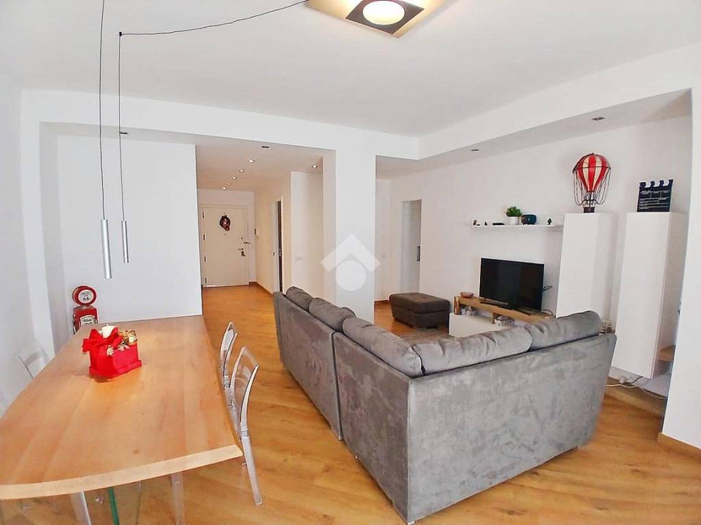 appartamento in vendita a Sesto Calende