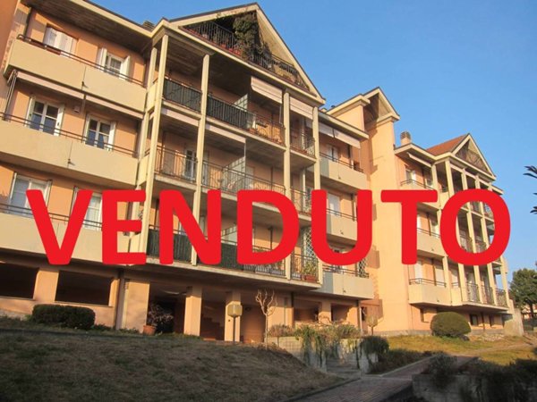 appartamento in vendita a Sesto Calende