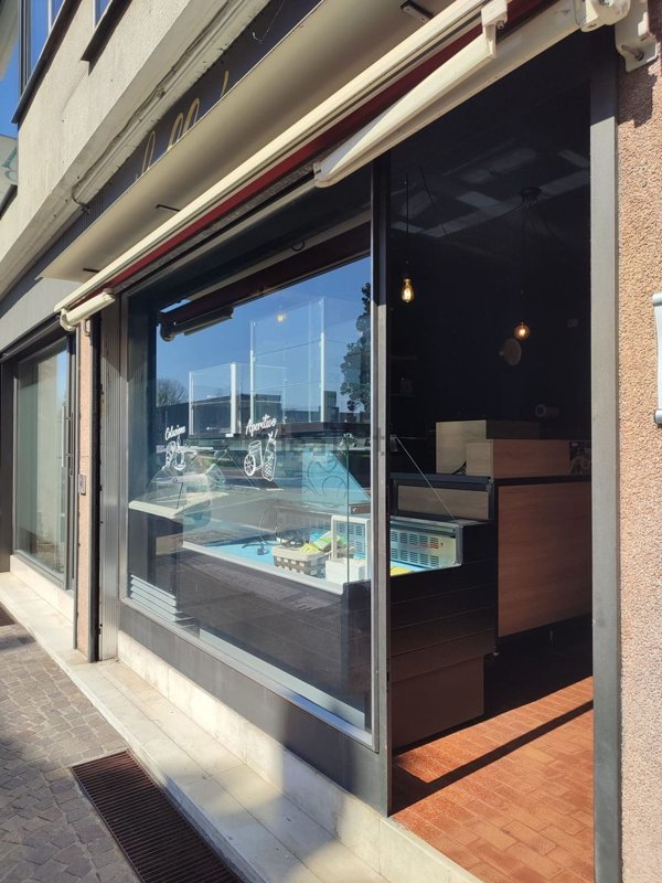 ufficio in vendita a Sesto Calende