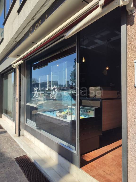 ufficio in vendita a Sesto Calende