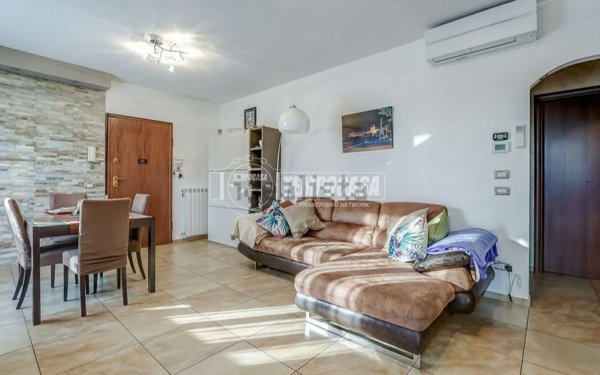 appartamento in vendita a Sesto Calende in zona Sant'Anna