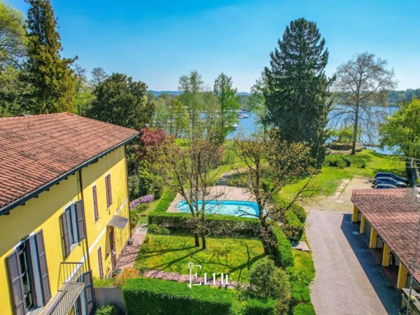 casa indipendente in vendita a Sesto Calende in zona Sant'Anna