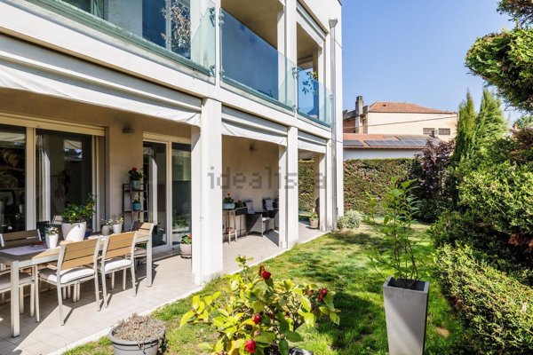 appartamento in vendita a Sesto Calende