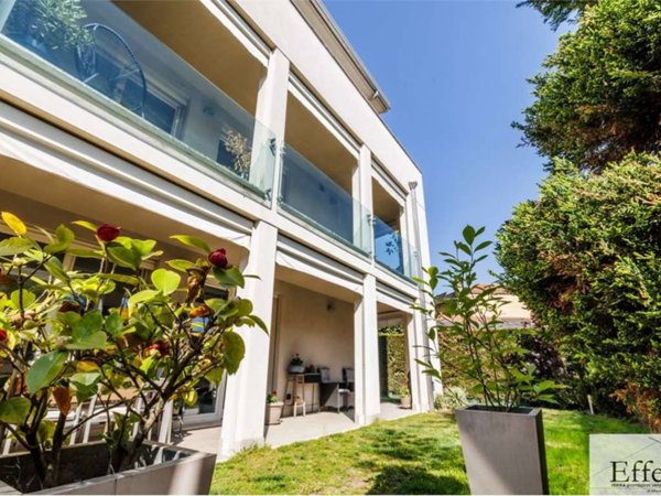 appartamento in vendita a Sesto Calende