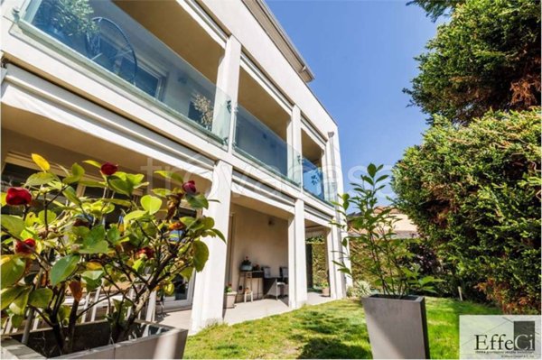 appartamento in vendita a Sesto Calende