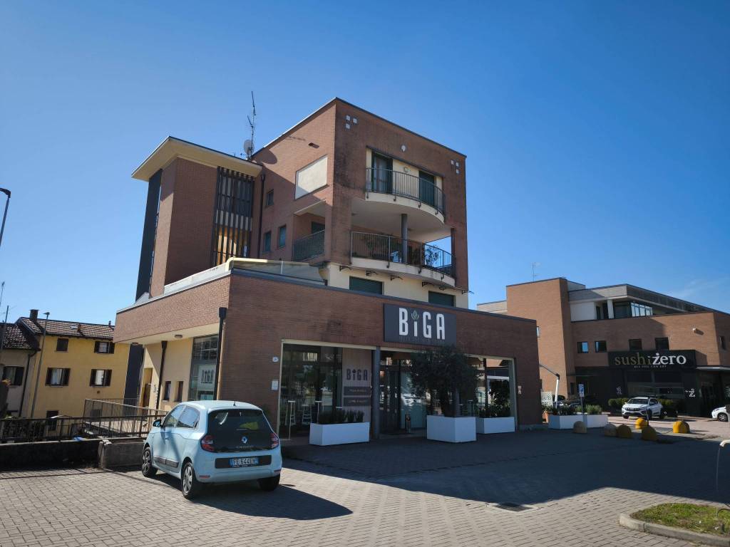 appartamento in vendita a Sesto Calende