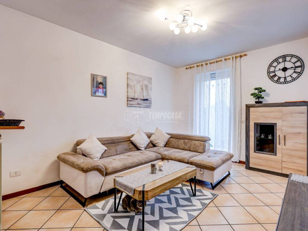 appartamento in vendita a Sesto Calende