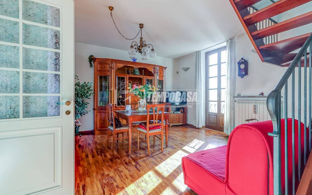 appartamento in vendita a Sesto Calende