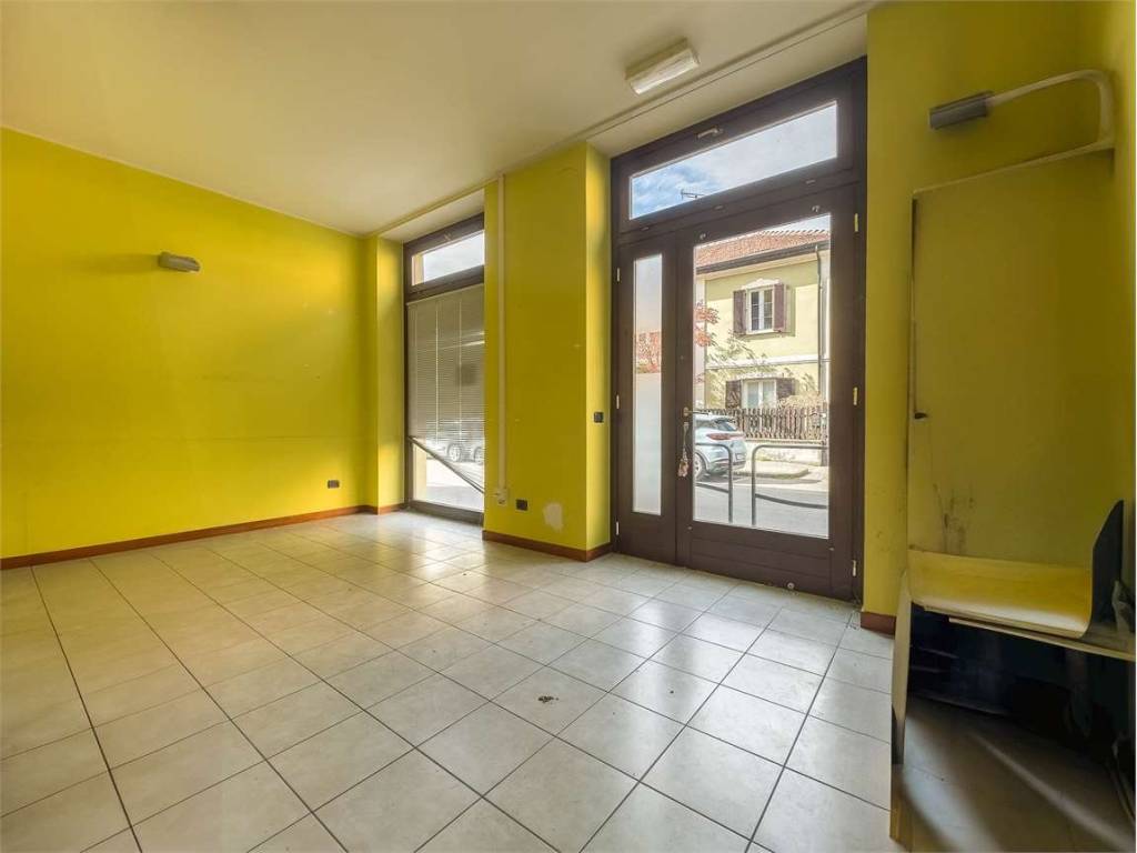 ufficio in vendita a Sesto Calende