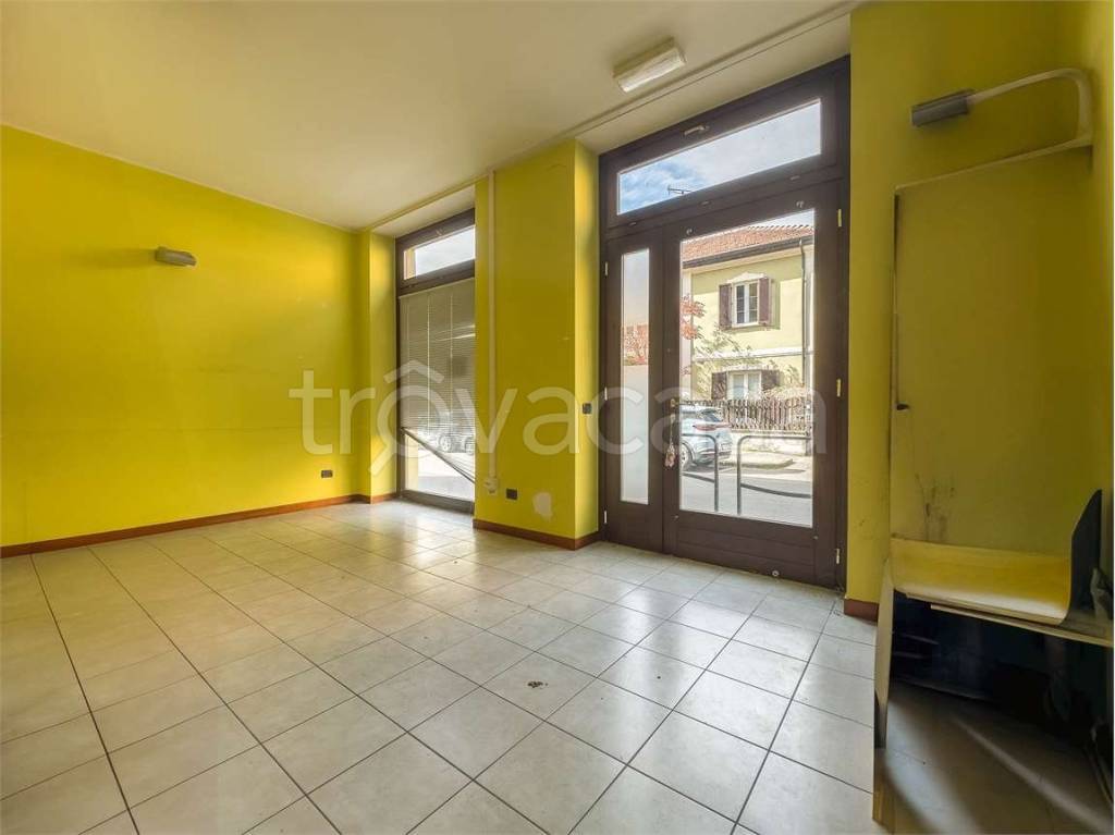 ufficio in vendita a Sesto Calende