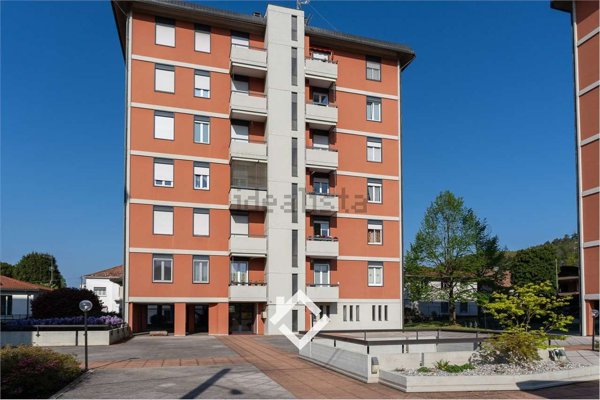 appartamento in vendita a Sesto Calende