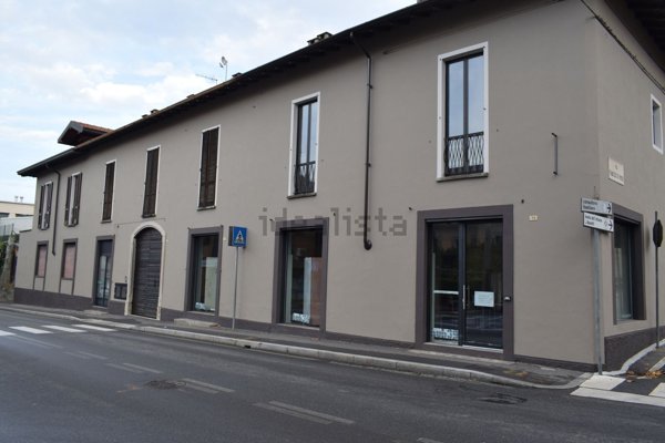 trivano in vendita a Sesto Calende