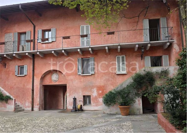 appartamento in vendita a Sesto Calende in zona Lentate