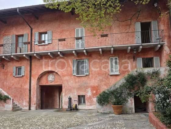 appartamento in vendita a Sesto Calende in zona Lentate