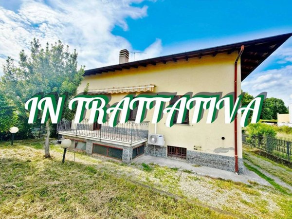casa indipendente in vendita a Sesto Calende in zona Oneda