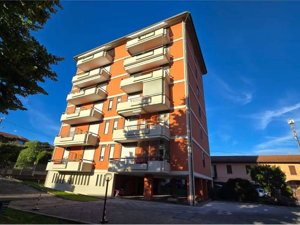 appartamento in vendita a Sesto Calende