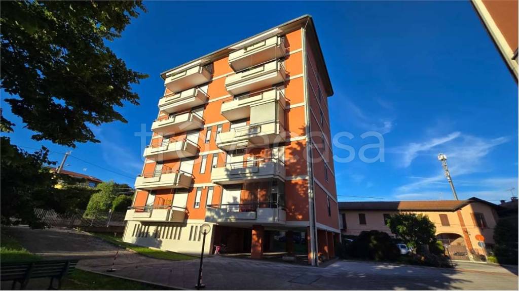 appartamento in vendita a Sesto Calende