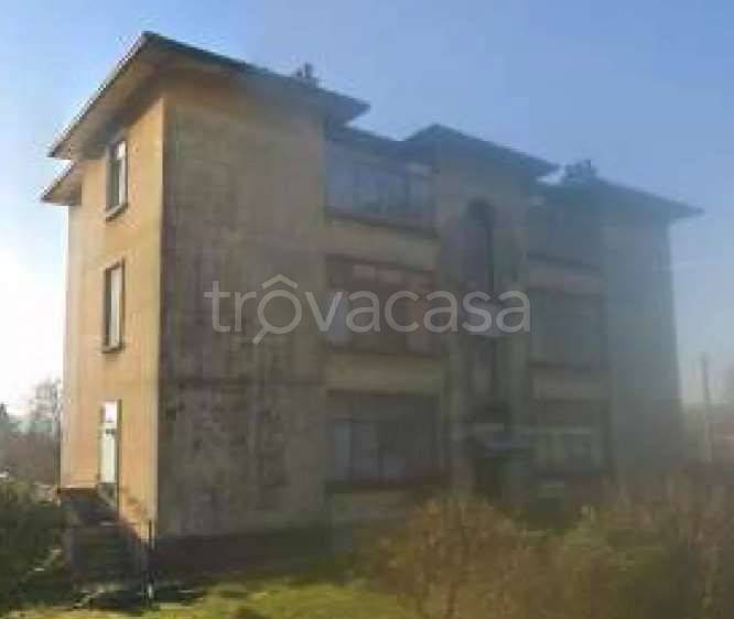 appartamento in vendita a Sesto Calende in zona San Giorgio