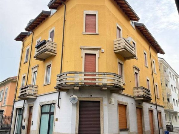 appartamento in vendita a Sesto Calende in zona San Giorgio