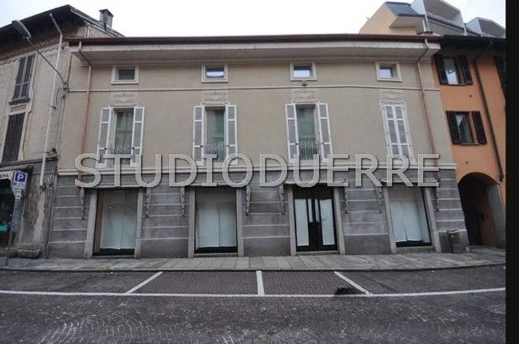 appartamento in vendita a Sesto Calende