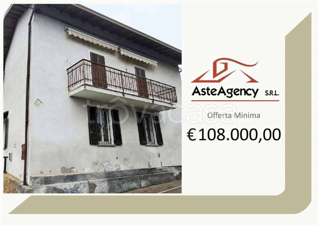 casa indipendente in vendita a Sesto Calende in zona Oca