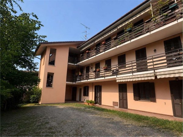 appartamento in vendita a Sesto Calende in zona Sant'Anna