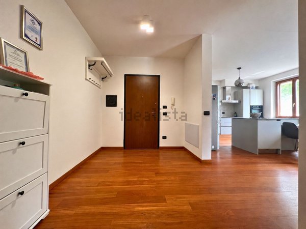 appartamento in vendita a Sesto Calende in zona Oneda