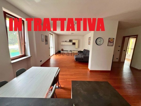 appartamento in vendita a Sesto Calende in zona Oneda
