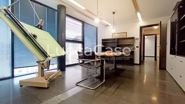 ufficio in vendita a Sesto Calende in zona Sant'Anna