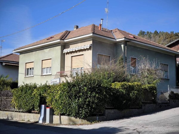 casa indipendente in vendita a Sesto Calende in zona San Giorgio