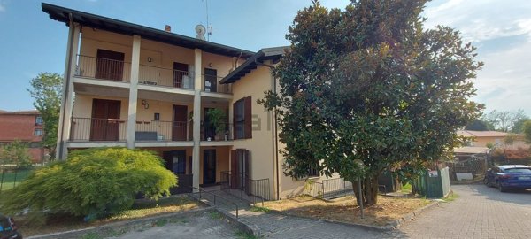 appartamento in vendita a Sesto Calende in zona San Giorgio