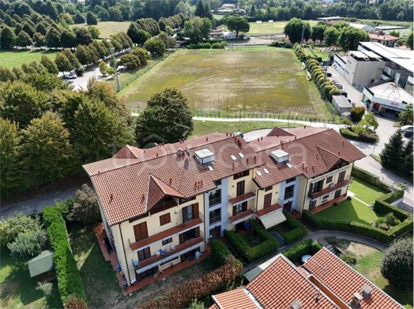 appartamento in vendita a Sesto Calende in zona Oca