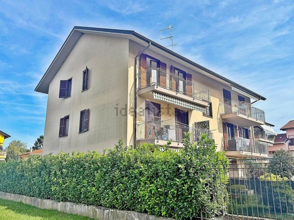 appartamento in vendita a Sesto Calende