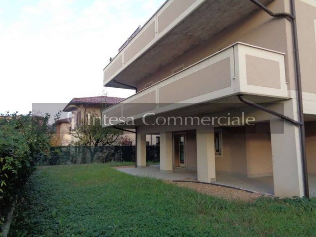 appartamento in vendita a Sesto Calende in zona Sant'Anna